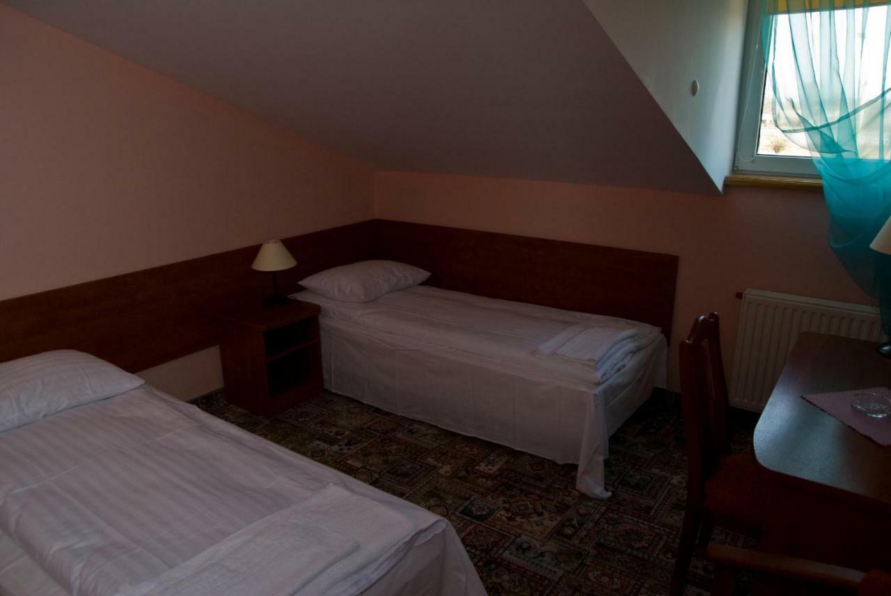 Bed and Breakfast Dwor Dluzniewo Экстерьер фото