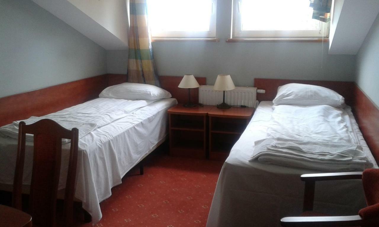 Bed and Breakfast Dwor Dluzniewo Экстерьер фото