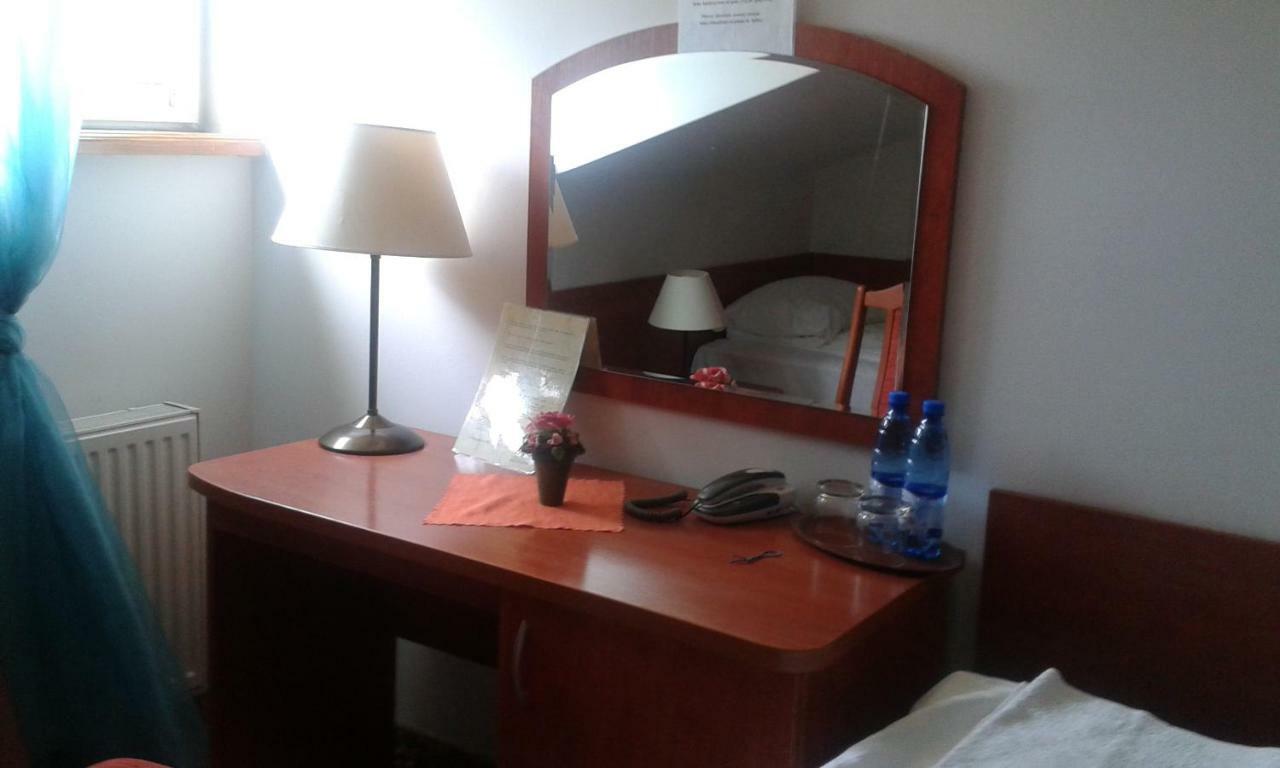 Bed and Breakfast Dwor Dluzniewo Экстерьер фото