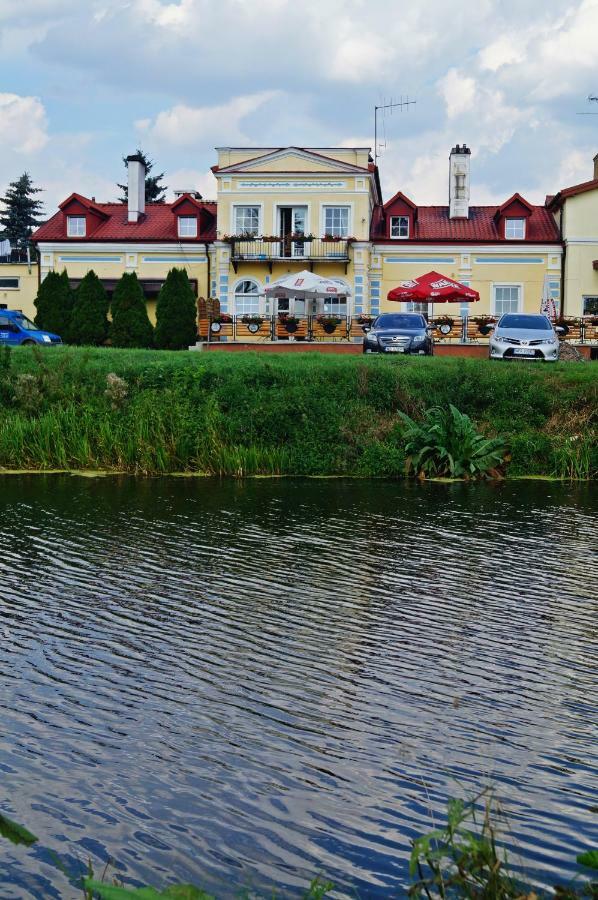 Bed and Breakfast Dwor Dluzniewo Экстерьер фото