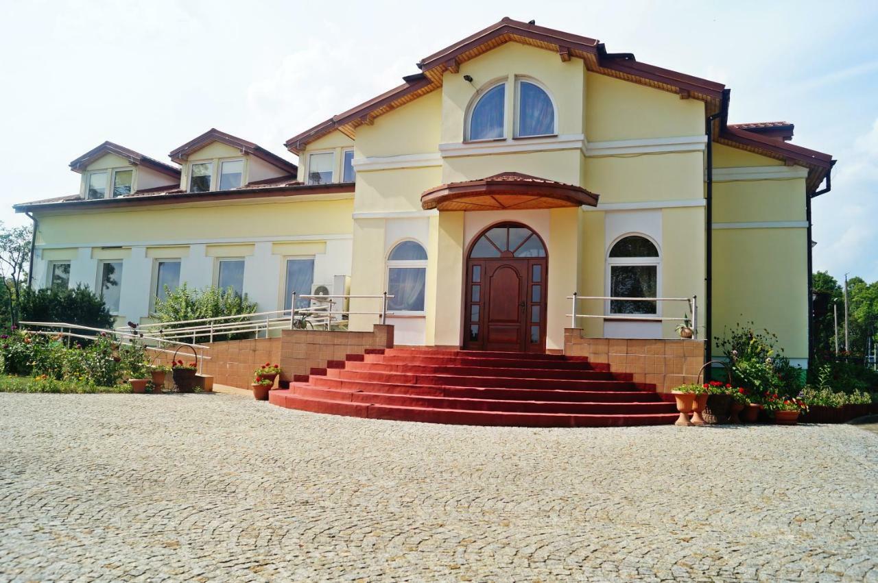 Bed and Breakfast Dwor Dluzniewo Экстерьер фото
