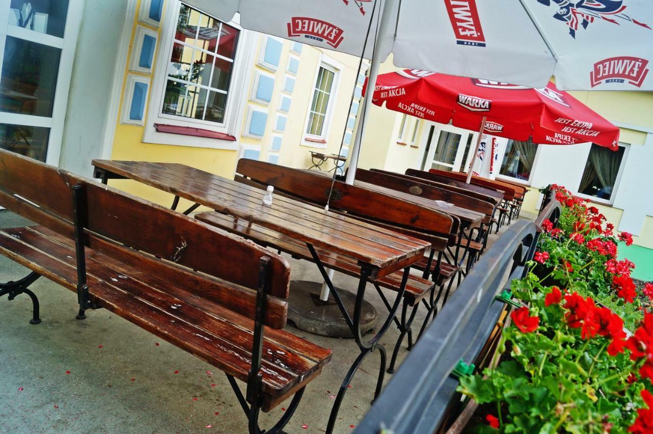 Bed and Breakfast Dwor Dluzniewo Экстерьер фото